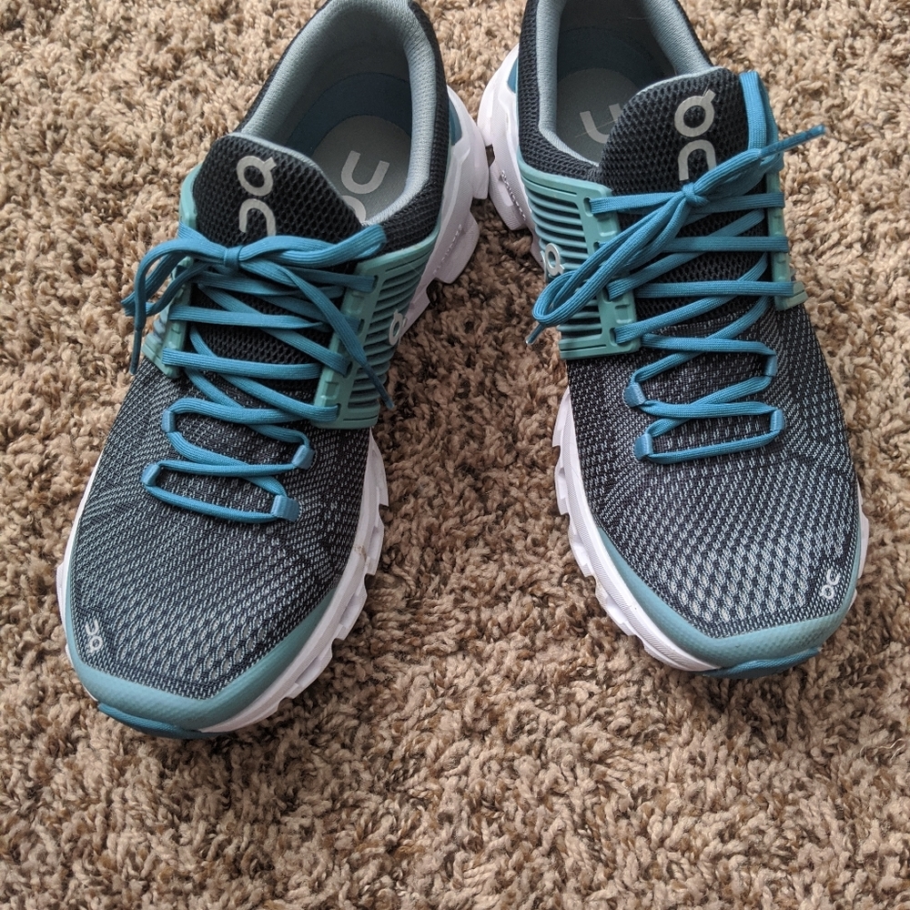 On Cloudtec Running Shoes
